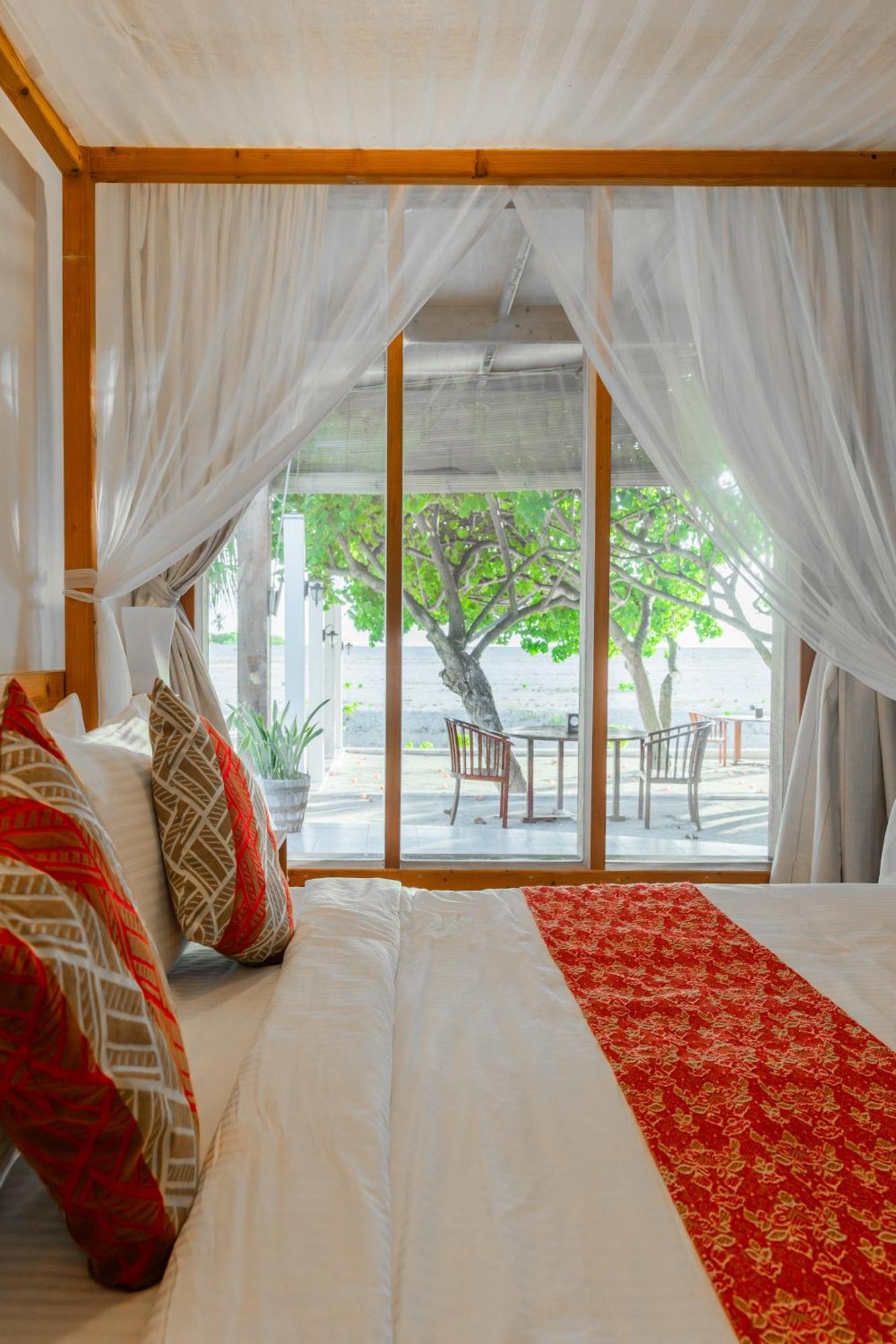 Wave Sound By 3S Maldives Hotel Addu City Exterior foto
