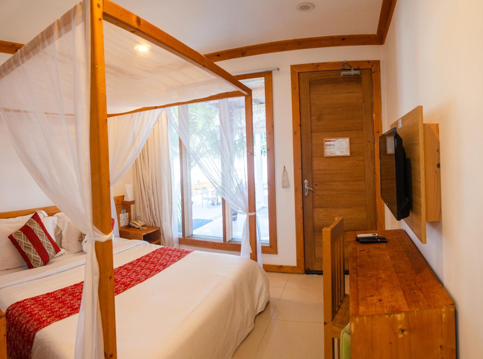 Wave Sound By 3S Maldives Hotel Addu City Exterior foto